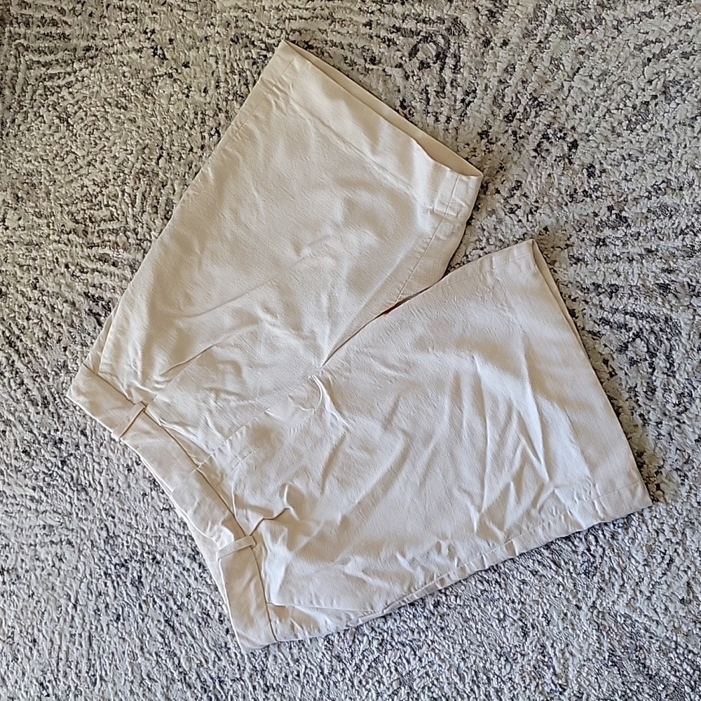 Frame Cream Bermuda Shorts Size 8